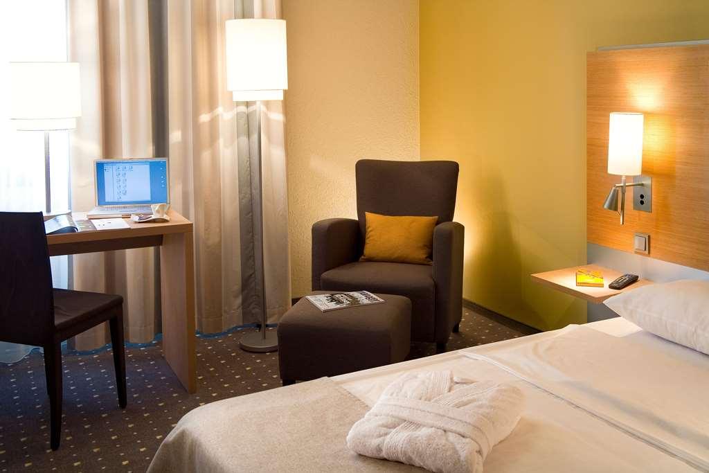 Vienna House Easy By Wyndham Frankfurt Airport Hotel Kelsterbach Bilik gambar