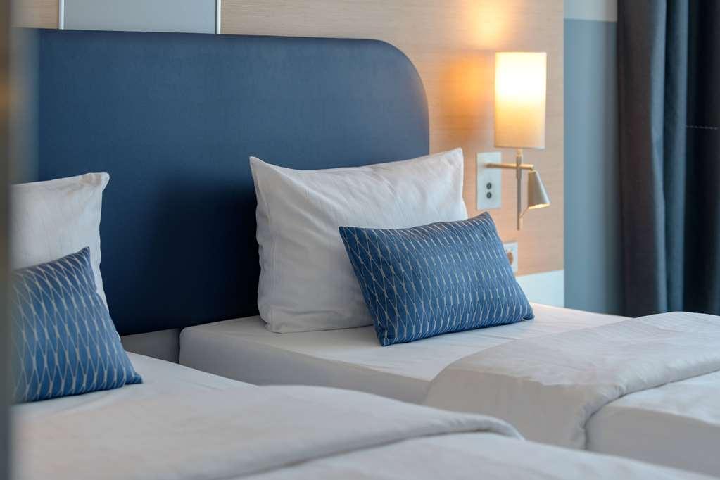 Vienna House Easy By Wyndham Frankfurt Airport Hotel Kelsterbach Bilik gambar